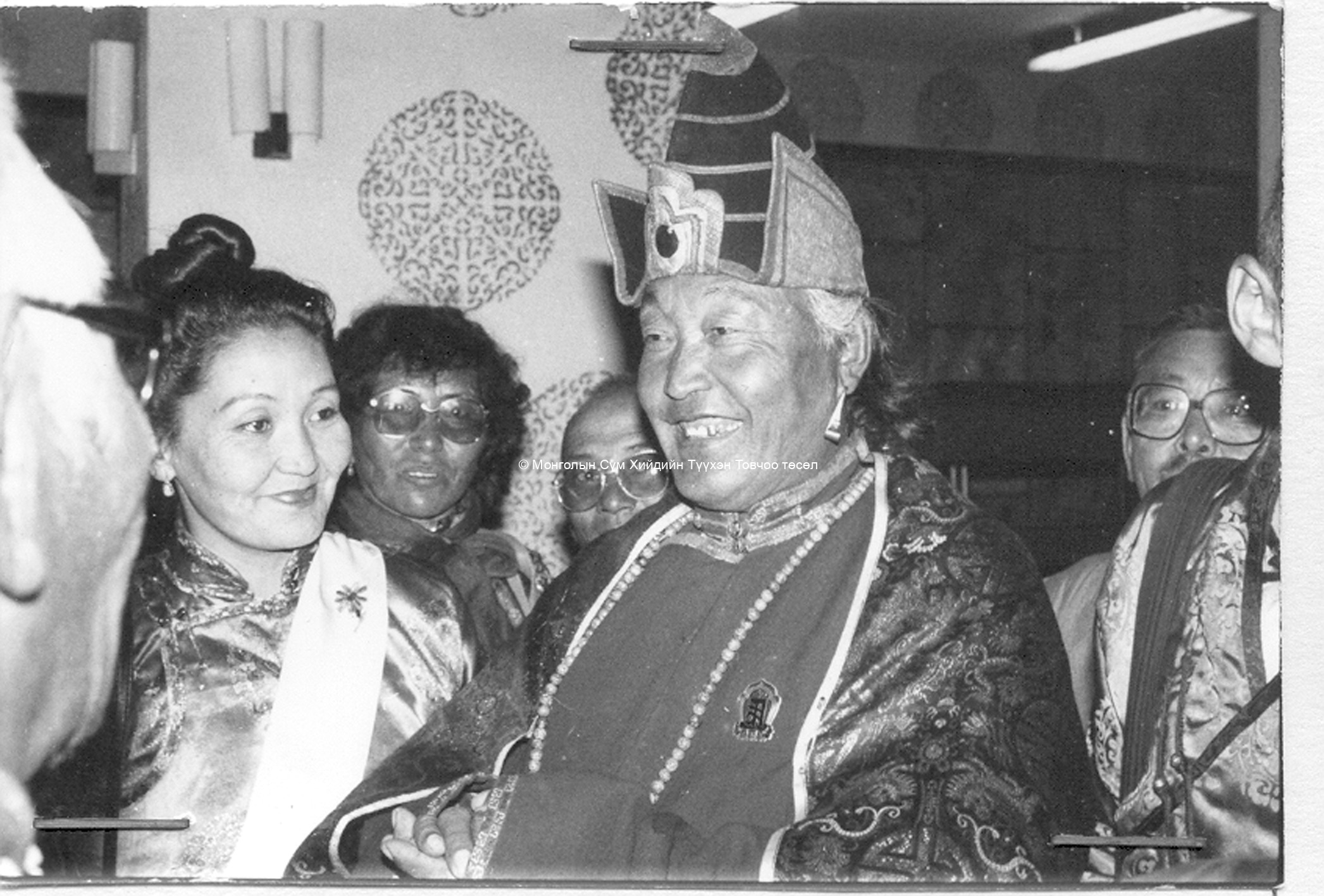 Khüükhen khutagt Tagarva, and Gantömör, head of Tögs bayasgalant monastery in 1991. Film Archives K-44697